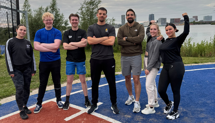 Outdoor Boost buiten training mannen en vrouwen in hun beste vorm brengen met energieke trainingen en persoonlijke aandacht